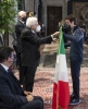 Il Presidente Sergio Mattarella consegna la Bandiera italiana  all’Alfiere della squadra paralimpica Giacomo Bertagnolli