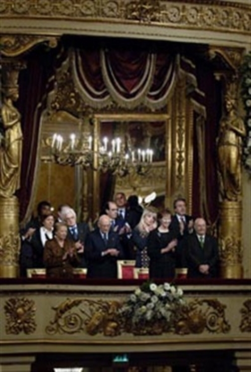 Intervento del Presidente della Repubblica a Milano alla cerimonia di consegna dei locali per la realizzazione del "Memoriale della Shoah" presso la stazione centrale. Visita alla Fondazione Piccolo Teatro di Milano Teatro d'Europa ed intervento al Teatro alla Scala per il concerto diretto dal Maestro Daniel Barenboim, in occasione del 50° anniversario della morte di Arturo Toscanini.