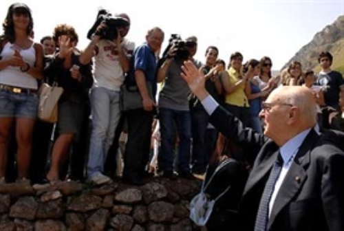 Intervento del Presidente della Repubblica, Giorgio Napolitano, a Palermo per la cerimonia in occasione del 60° anniversario della prima seduta dell'Assemblea Siciliana e alla località Ciaculli, al Giardino della Memoria, per la cerimonia in ricordo delle vittime della mafia. (Palermo 14 - 15 giugno 2007)