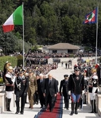 Deposizione di una corona d'alloro da parte del Presidente della Repubblica Napolitano all'Altare della Patria e intervento a Mignano Monte Lungo in occasione del 64° della Liberazione. 25 aprile