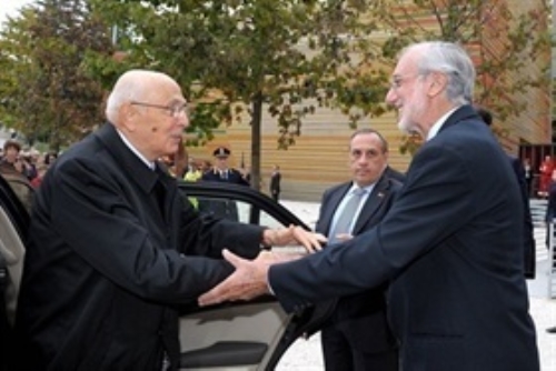 Visita del Presidente della Repubblica Giorgio Napolitano al Forte Spagnolo, intervento all’inaugurazione dell’Auditorium del Parco progettato dall’Arch. Renzo Piano ed al Concerto diretto dal Maestro Claudio Abbado.