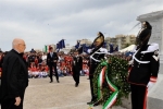 Il Presidente Napolitano nel corso della deposizione di una corona d'alloro al Monumento dedicato allo Sbarco dei Mille