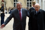 Il Presidente Napolitano accolto dal Presidente del Senato francese, Gerard Larcher,