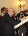 Il Presidente Napolitano firma l'Albo d'Onore