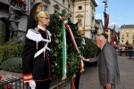 Il Presidente Napolitano durante la deposizione di una corona d'alloro sul Monumento del Soldato Valdostano a Piazza Chanoux,