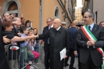 Il Presidente della Repubblica Giorgio Napolitano nel corso del trasferimento al Teatro Toselli