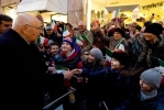  Il Presidente Giorgio Napolitano durante una breve passeggiata a Via Roma