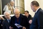 Il Presidente della Repubblica Giorgio Napolitano accompagnato dal Presidente e dal Direttore della Biblioteca Giuseppe Dossetti