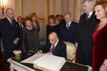 Napolitano firma il Libro d'Oro