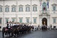 Cambio della Guardia solenne con lo schieramento e lo sfilamento del Reggimento Corazzieri e della Fanfara del IV Reggimento Carabinieri a cavallo, in occasione della Festa del Tricolore