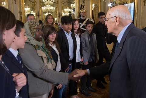  Il Presidente Giorgio Napolitano saluta i nuovi Alfieri della Repubblica in occasione della consegna degli attestati e dei distintivi d'onore | Palazzo del Quirinale - 15/04/2014