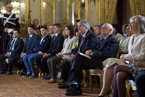  Il Presidente Giorgio Napolitano con il Ministro dell'Istruzione Stefania Giannini, il Ministro del Lavoro Giuliano Poletti e i nuovi Alfieri della Repubblica | Palazzo del Quirinale - 15/04/2014